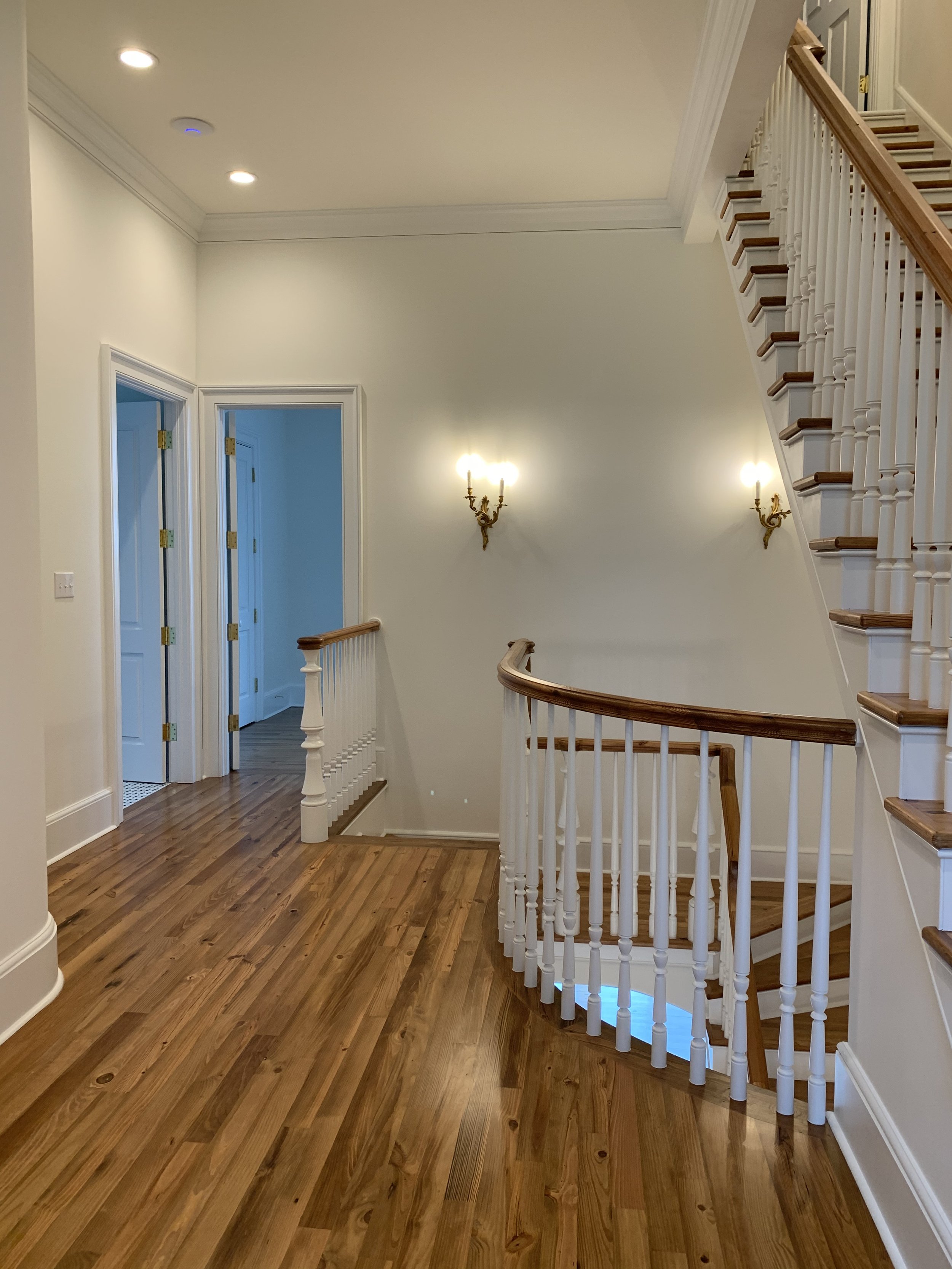 Architect: Classical Roots Architecture LLC (Barry Fox Assoc.) Contractor: Charles Weems General Contractor, Inc. Photo Credit: Charles Weems General Contractor, Inc.