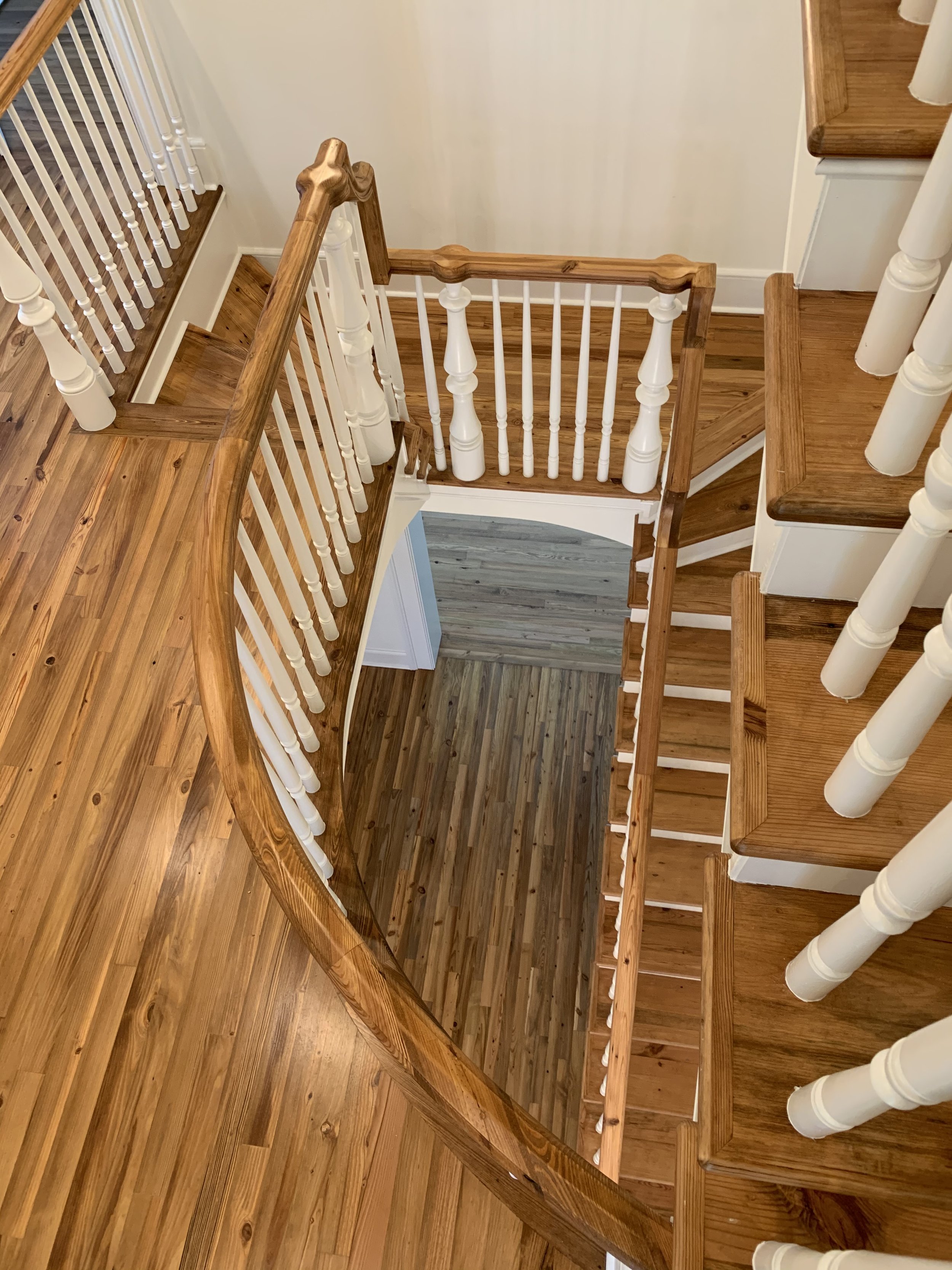 Architect: Classical Roots Architecture LLC (Barry Fox Assoc.) Contractor: Charles Weems General Contractor, Inc. Photo Credit: Charles Weems General Contractor, Inc.