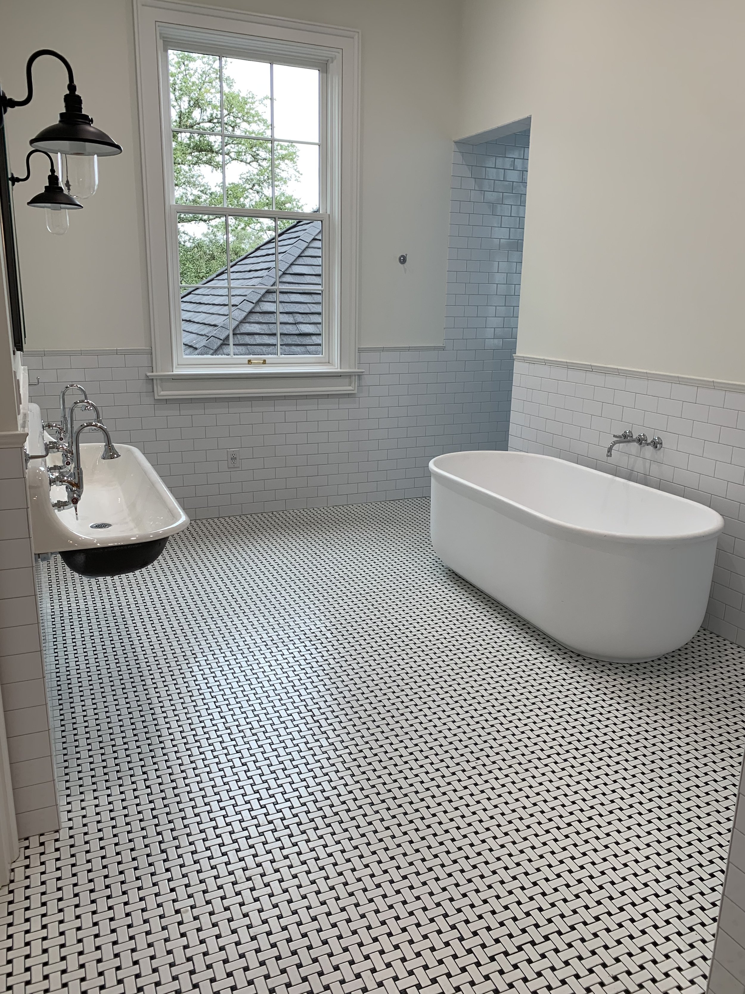 Architect: Classical Roots Architecture LLC (Barry Fox Assoc.) Contractor: Charles Weems General Contractor, Inc. Photo Credit: Charles Weems General Contractor, Inc.