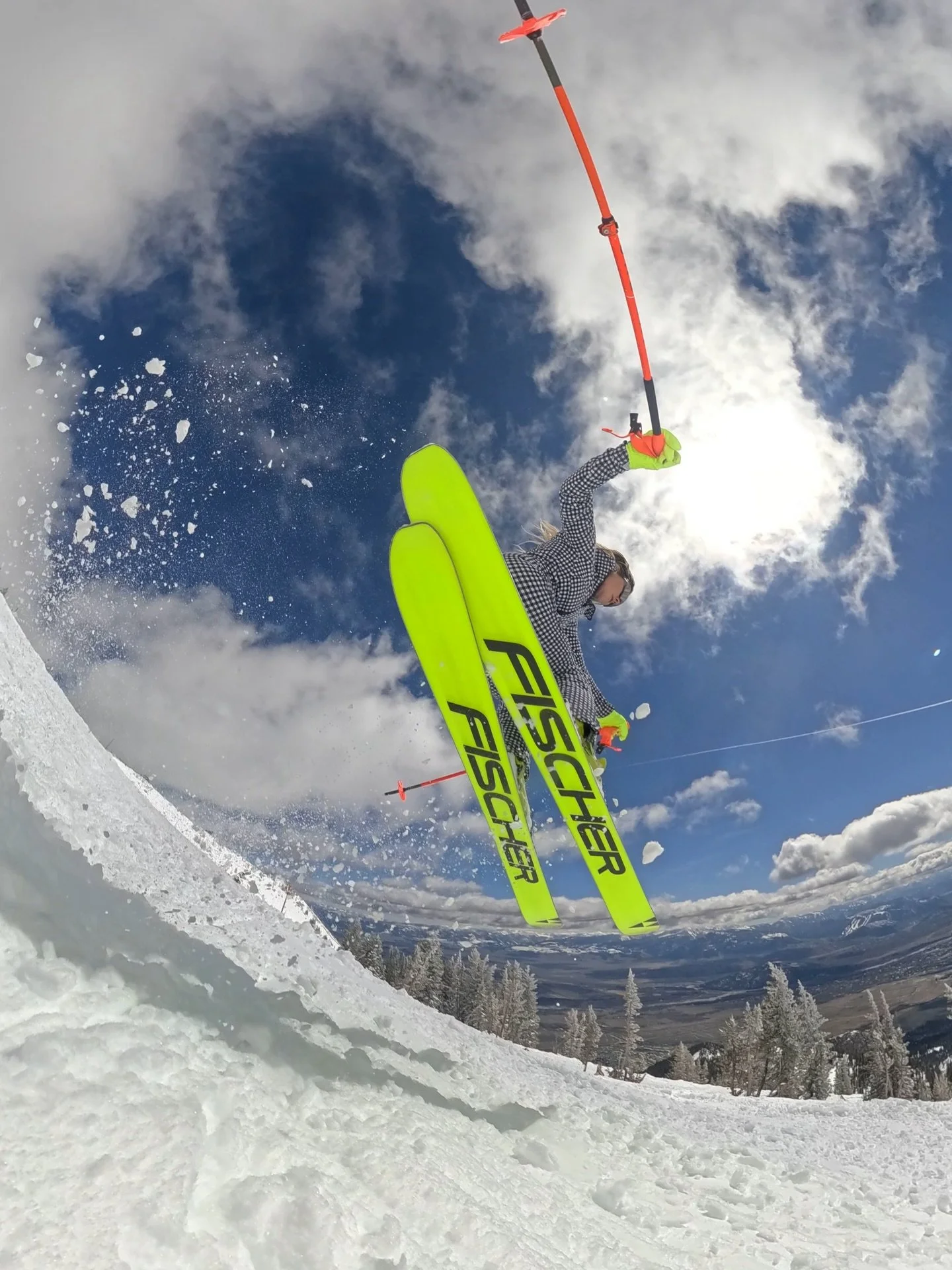 Letting the messy hair fly before the white gold runs to the rivers with @cordova.co . 

#dolomiti #springsking #skigirl