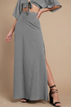 black-and-white-flare-by-it-stripe-maxi-skirt.jpg