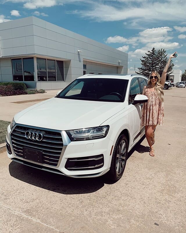 Well it&rsquo;s official!!! Hello mom car!! Obsessed 😍😍😍 can&rsquo;t wait for her to have new shoes and grill next week!! Thanks to the hubby and Bob Howard Nissan for helping me get her!! 😍🙌🏻🙌🏻 #audi #audiq7 #momcar