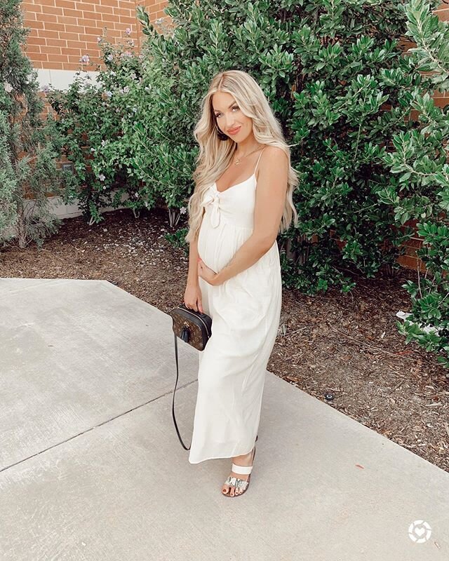 When you find the cutest maternity jumpsuit!! Seriously obsessed 😍😍🙌🏻 fits my 27 week bump with room!! #liketkit #pinkblushstyleambassador @liketoknow.it #LTKunder100 #LTKbump http://liketk.it/2Ri9Z