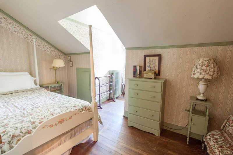 Room 28, Crow's Nest Suite
