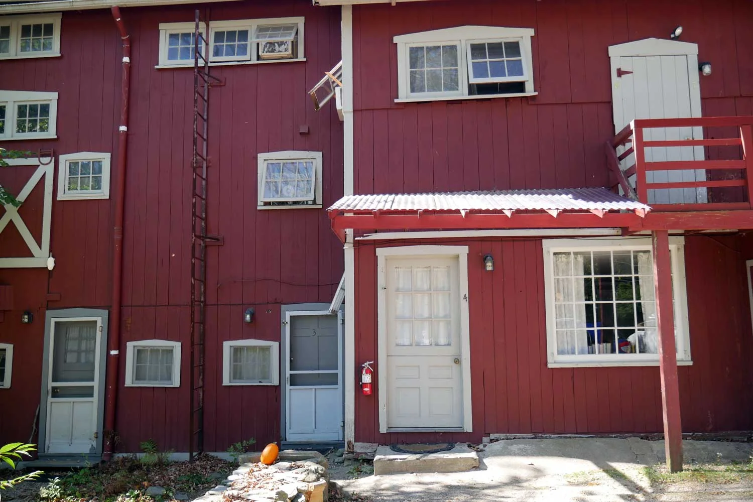 Room 4, Wagon Barn