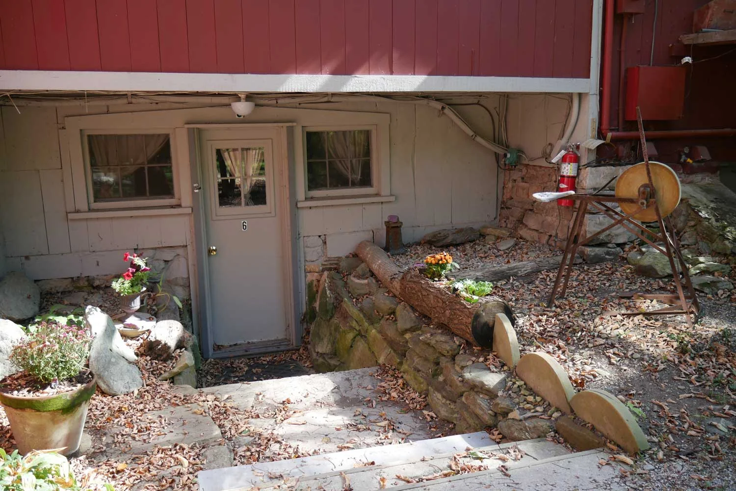 Room 6, Harness Barn