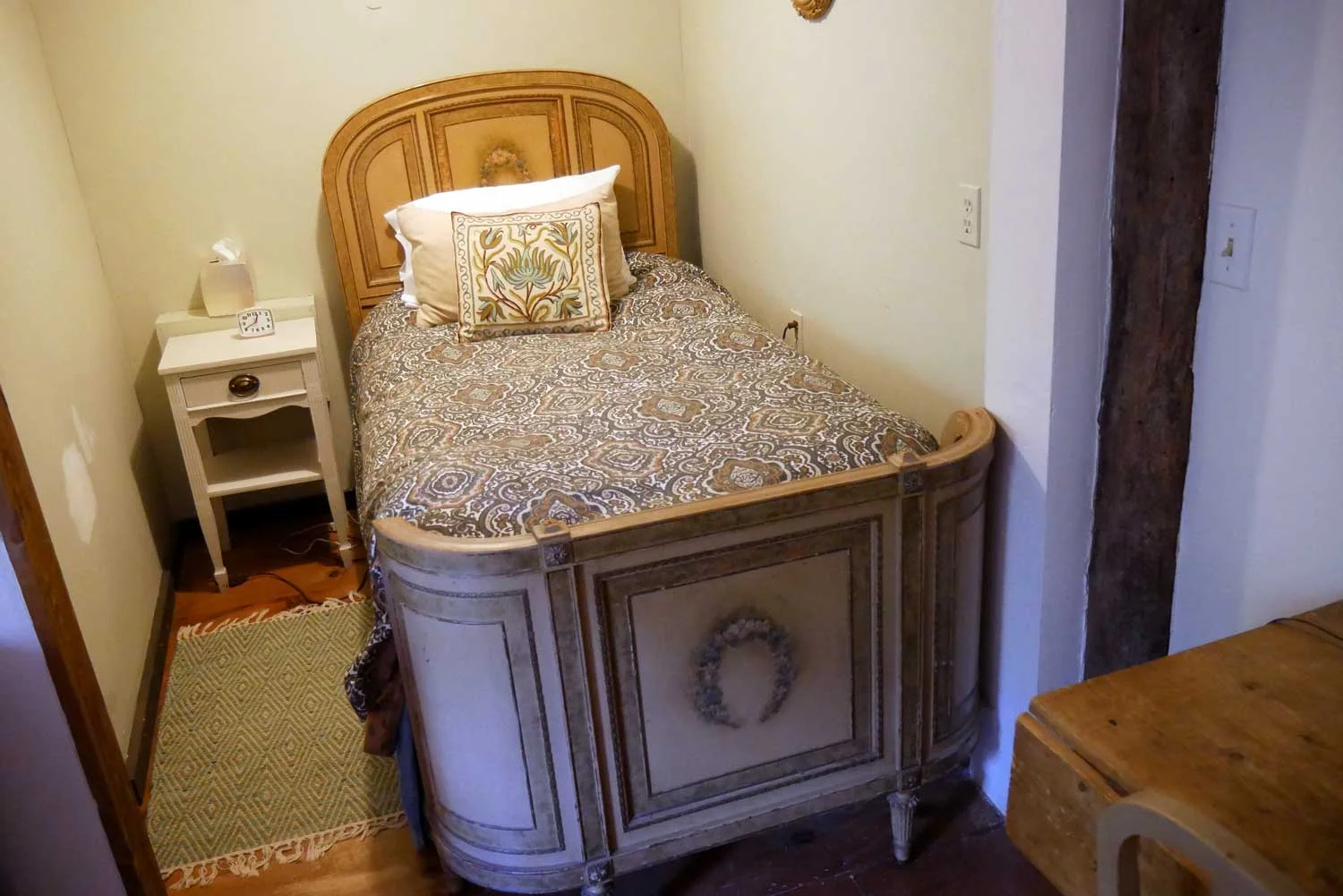 Room 15, Tree House
