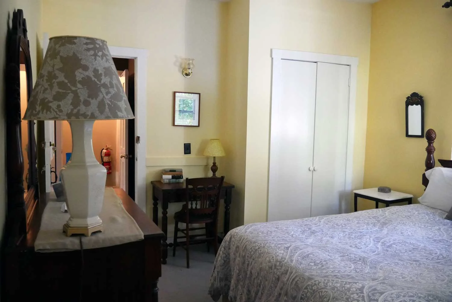 Room 24, Surrey Fringe