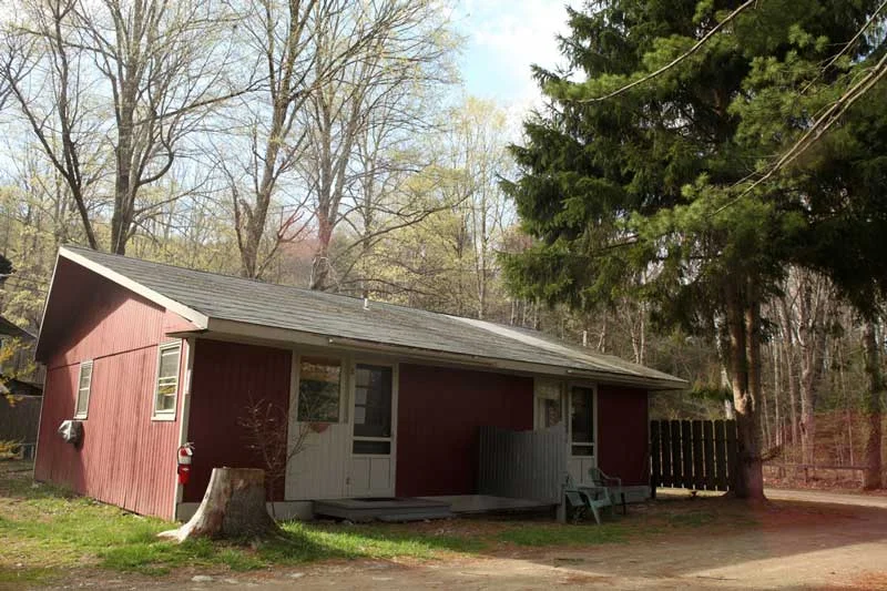 Race Brook Lodge: Sage Cottage, early Spring.