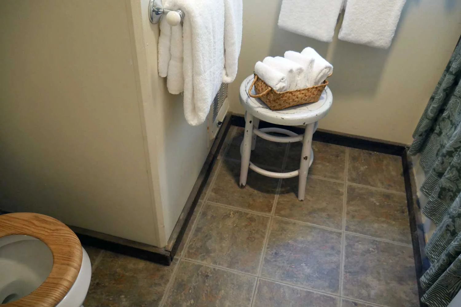 ROOM 18, SAGE COTTAGE