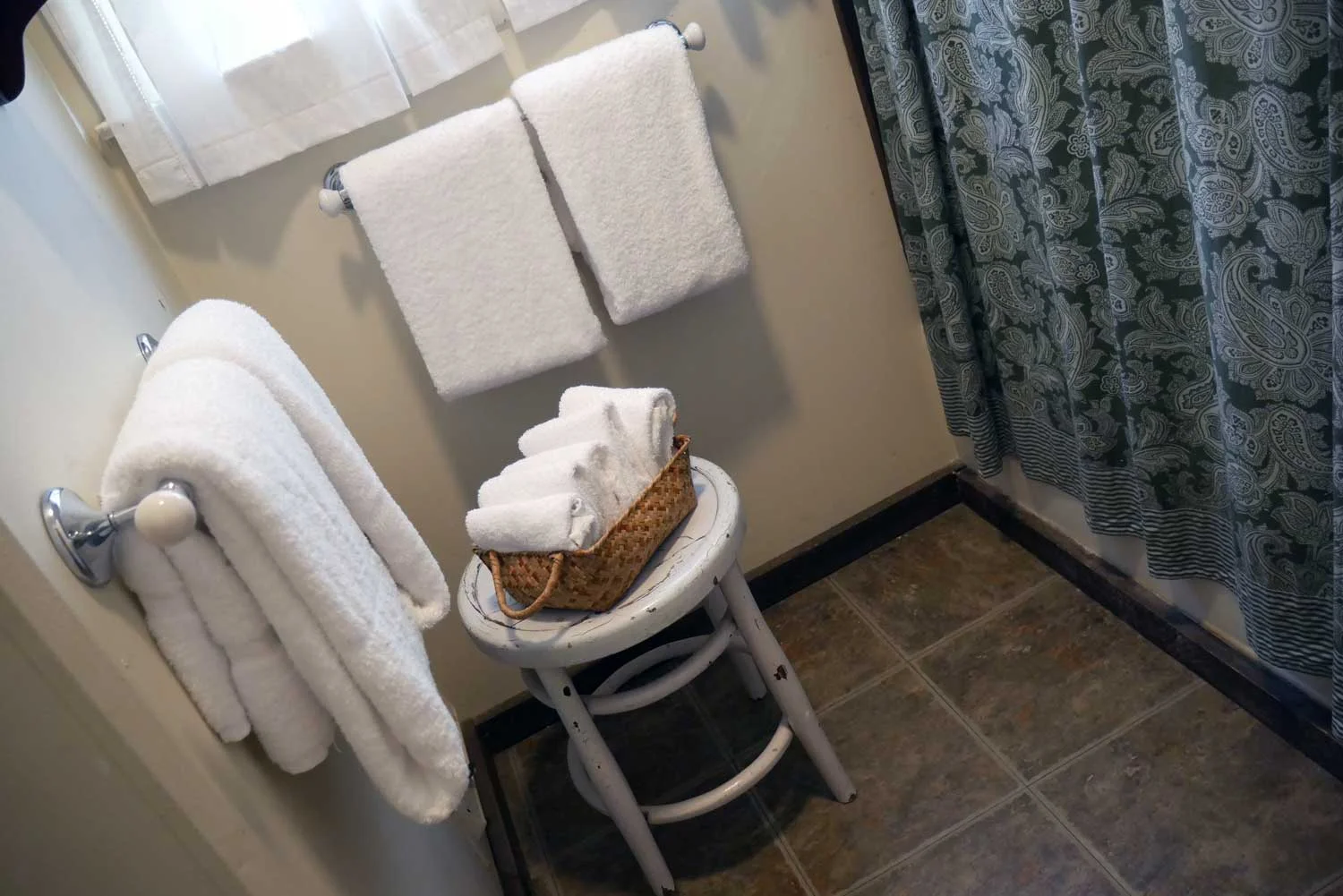 ROOM 18, SAGE COTTAGE