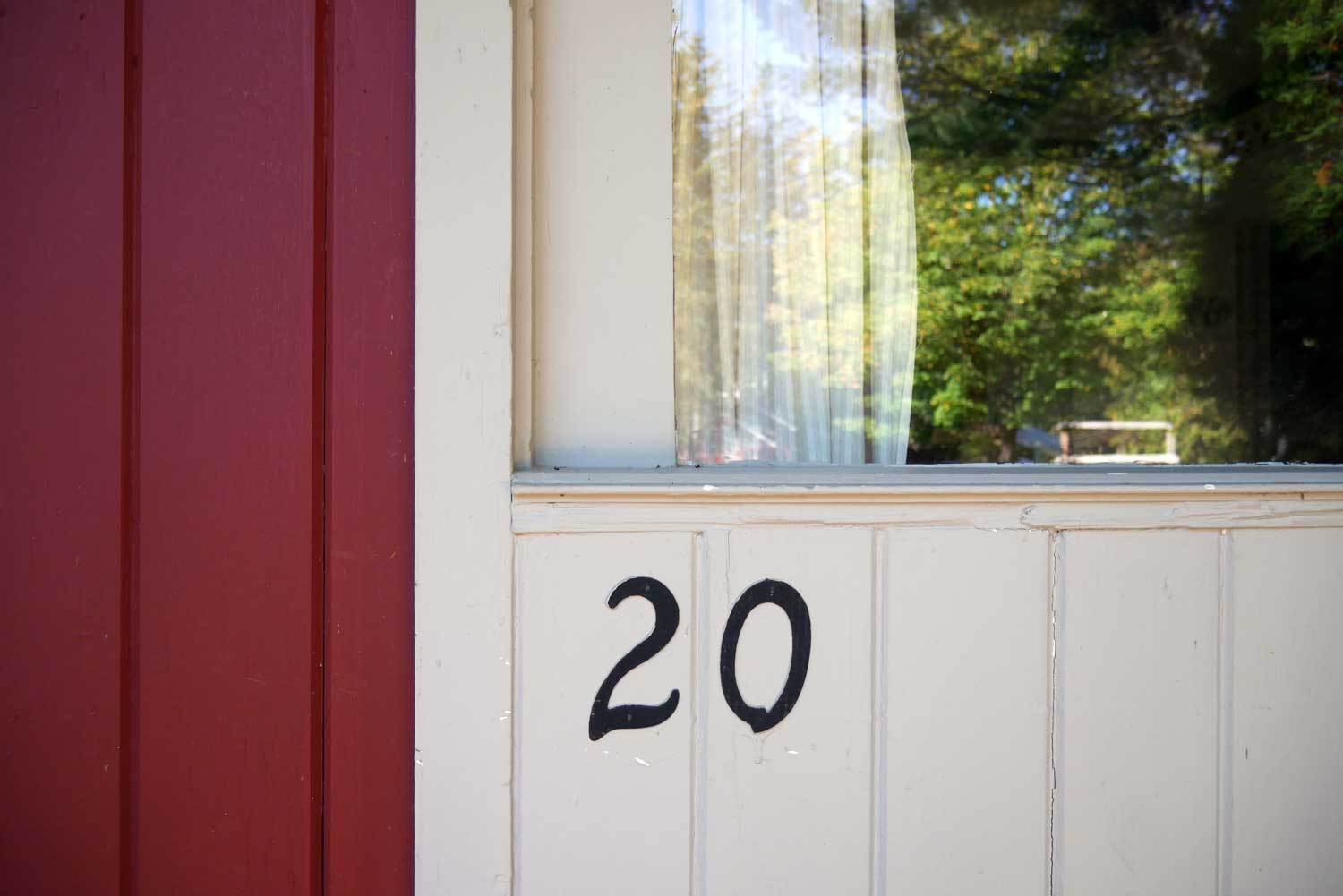 Room 20, Race Cottage