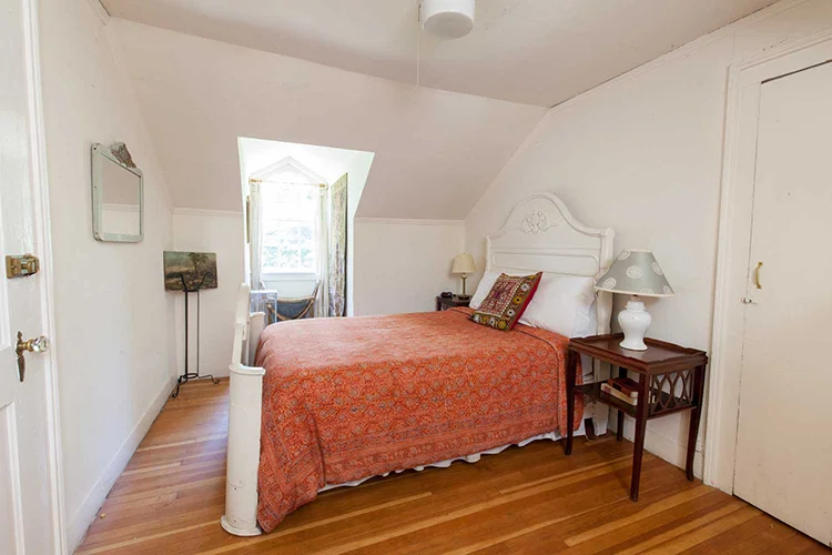ROOM 29, CROW’S NEST SUITE
