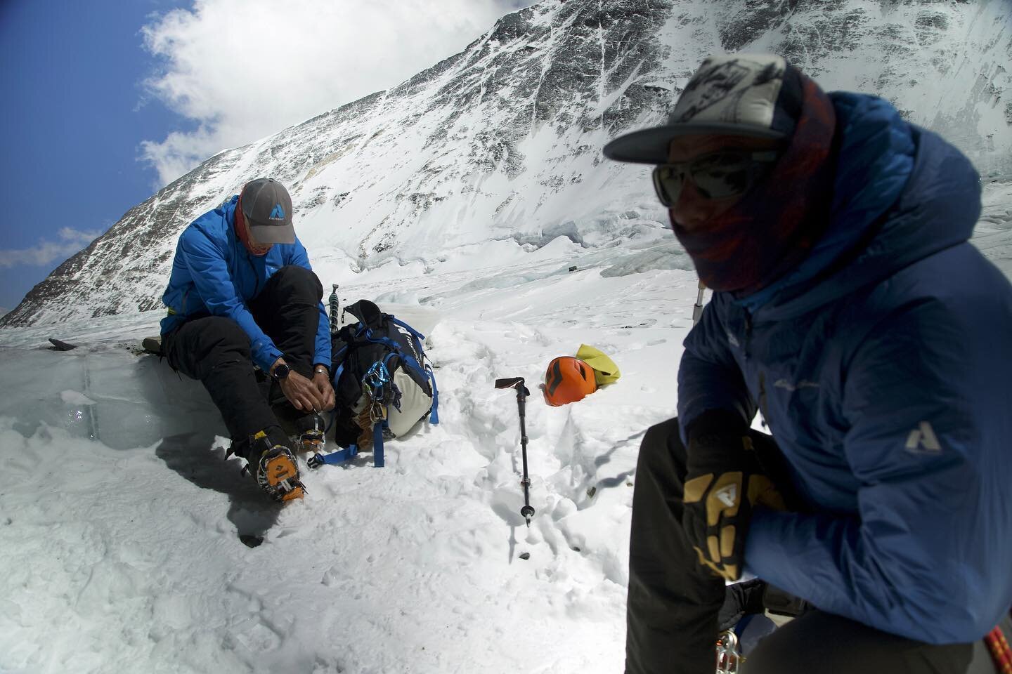 &lsquo;To Live or Die on Everest&rsquo; premieres TONIGHT on @discovery at 9pm ET/PT! Don&rsquo;t miss this documentary that spotlights the events of one of the most-deadly climbing seasons ever on Everest in the spring of 2019 @toliveordieoneverest 