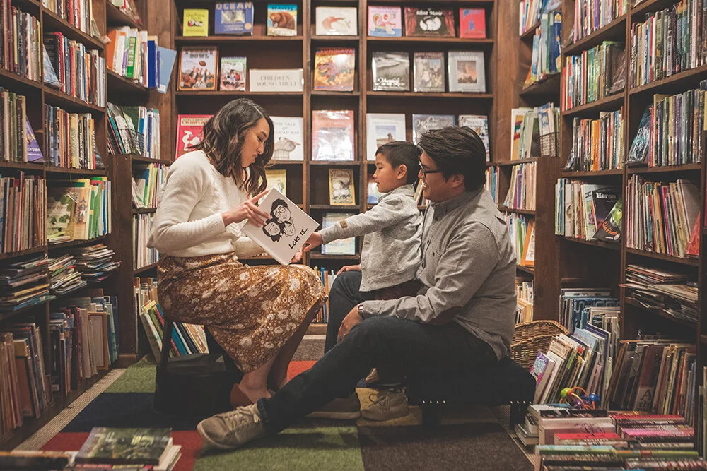 dusty-bookshelf-lawrence-kansas-photographer-jason-domingues-photography-wally-4-blog0002.jpg