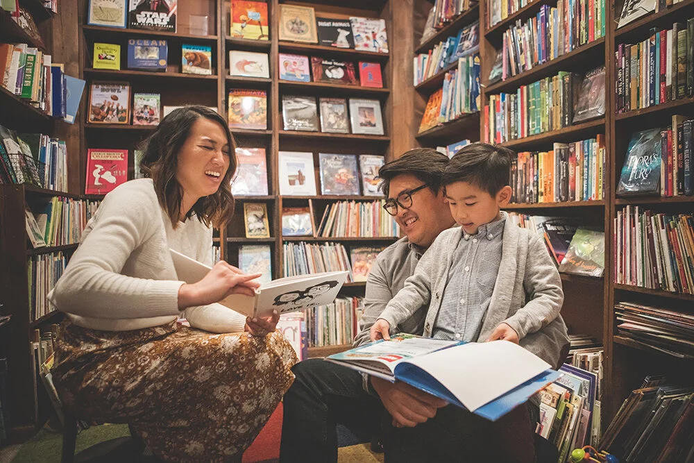 dusty-bookshelf-lawrence-kansas-photographer-jason-domingues-photography-wally-4-blog0012.jpg