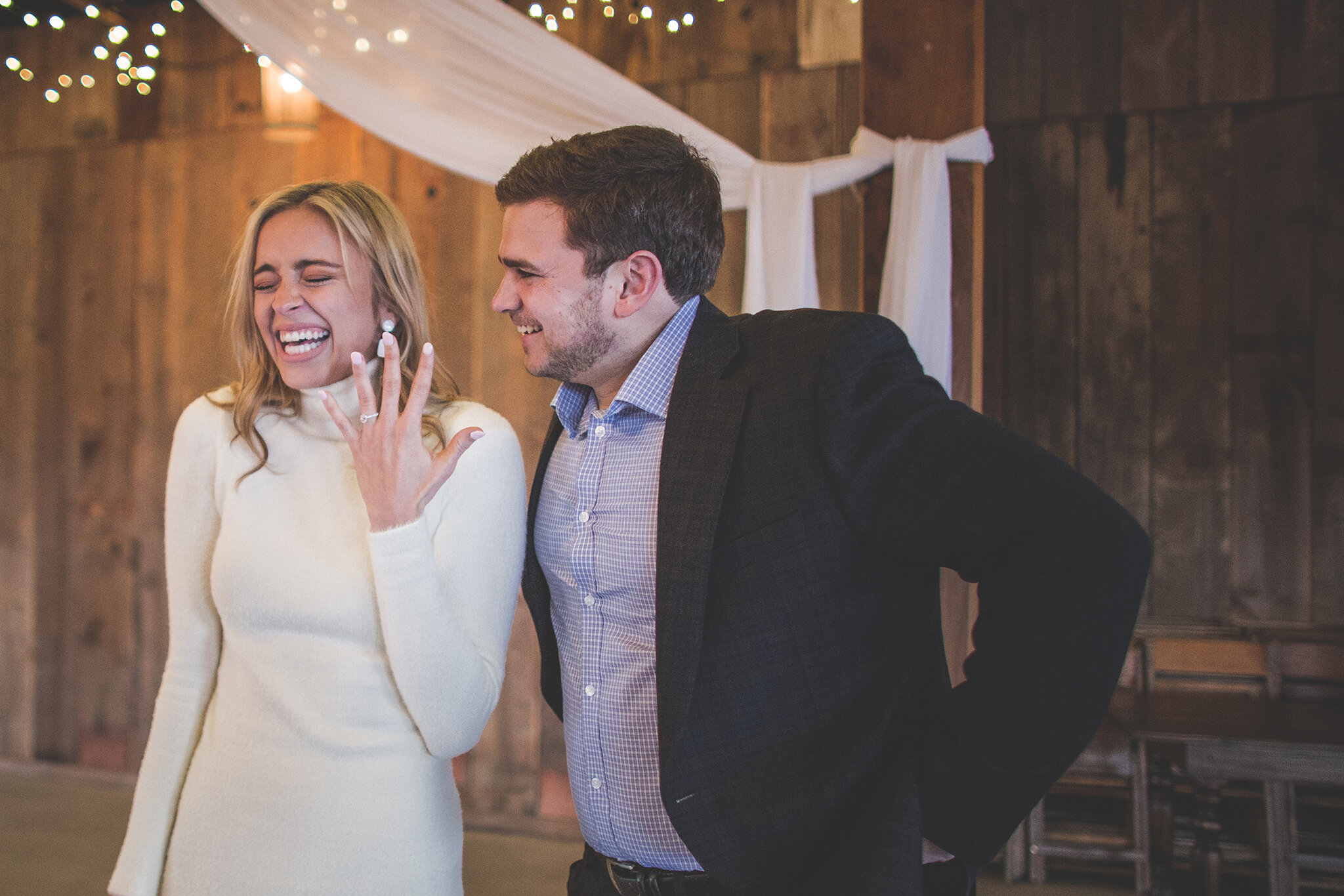 weston-red-barn-farm-engagement-session-kansas-city-wedding-photographer-jason-domingues-photography-courtney-colson-blog-0019.jpg