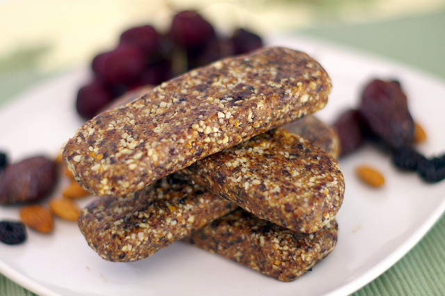 nut_date_bar