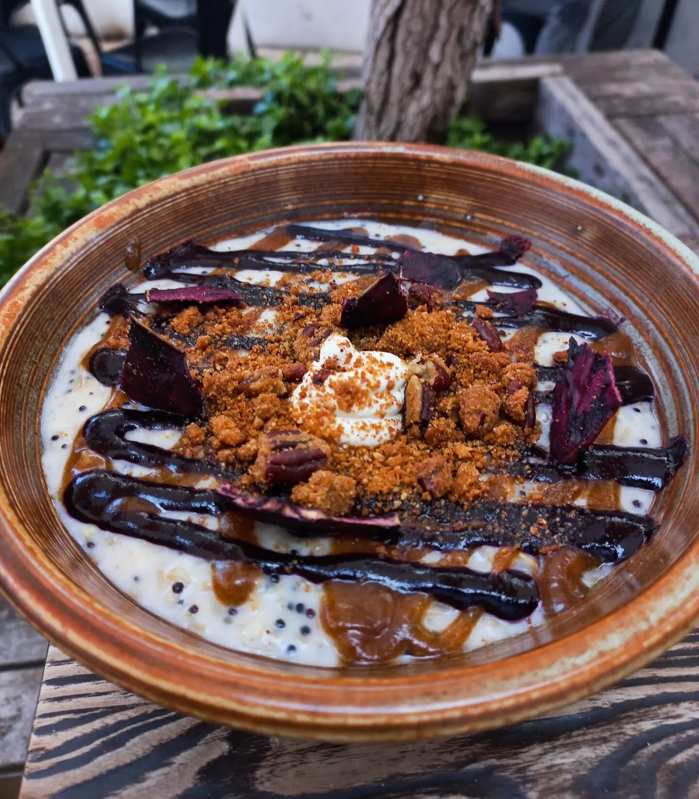 🤤🤤 The wait is over. Porridge is back on the menu starting from this weekend! 
.
This year, we have made a banana and multigrain porridge with mulled orange labne, blueberry compote, a date syrup, pecan streusel, and garnished with some blackberry 