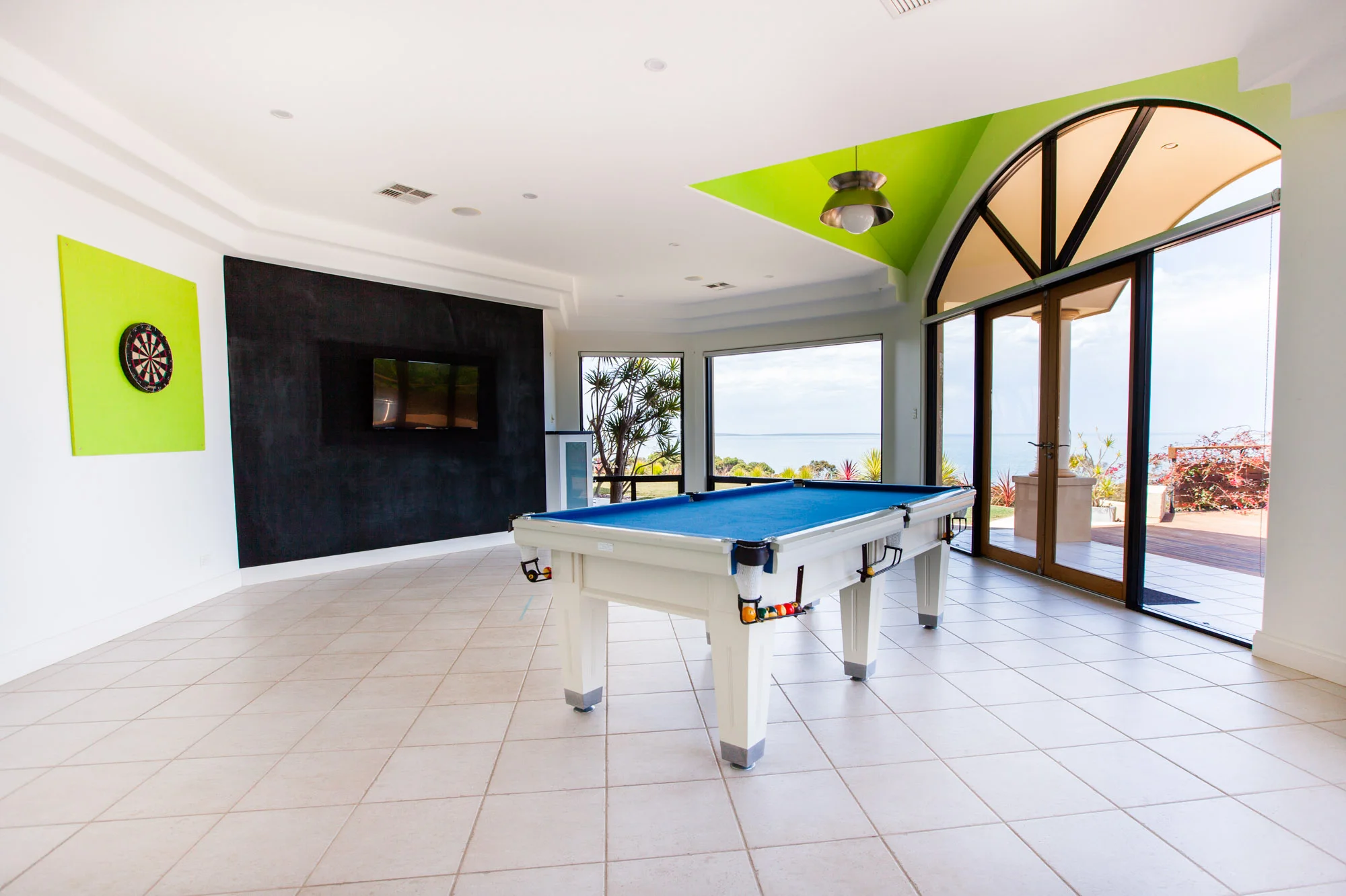 Bar and entertainment room