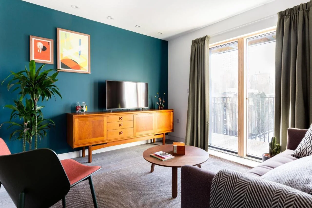living room 2.jpg