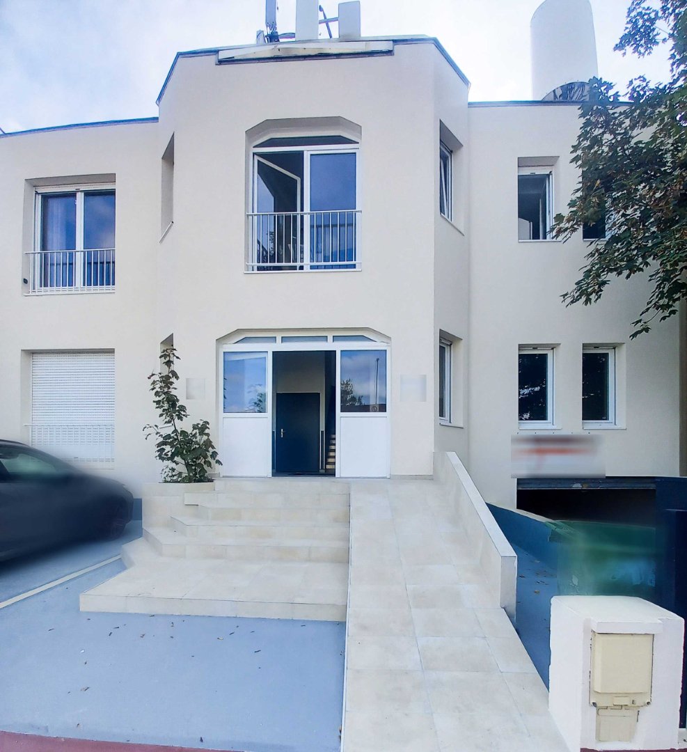 995 m&sup2; gro&szlig;es Geb&auml;ude, 5 km von Paris (Clamart) entfernt.
Fast vollst&auml;ndig vermietet.
3.190.000 &euro;.
Weitere Informationen auf :
https://TALVANS.COM

#Paris #Frankreich🇫🇷 #Geb&auml;ude #Immobilienagentur #Immobilien #Agentur