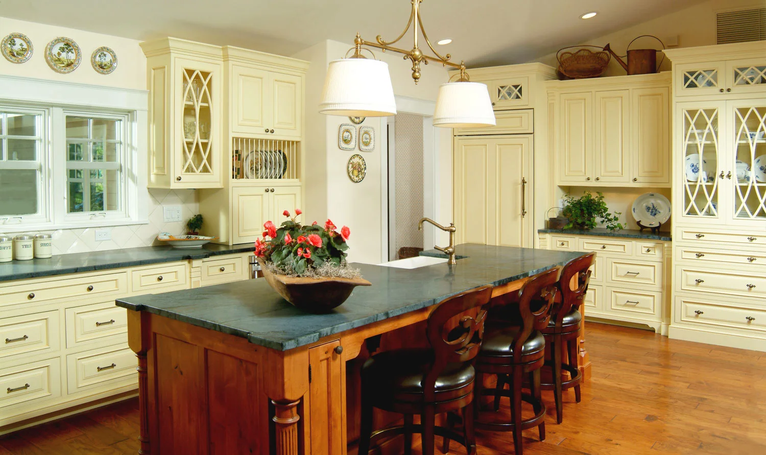 Lindholm-Kitchen-3small.jpg