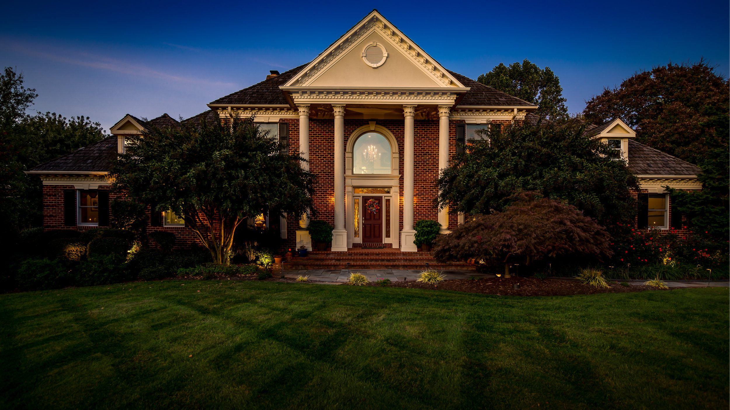 Robin Circle Twilight-2.jpg