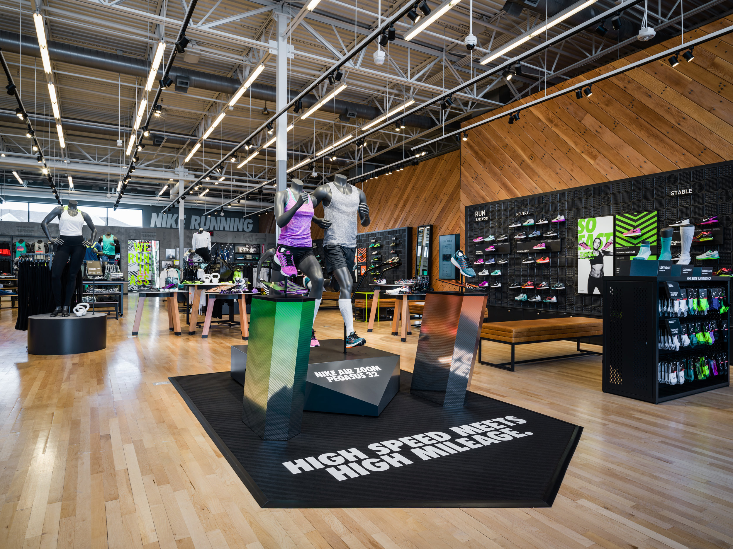 nike store lynnfield ma