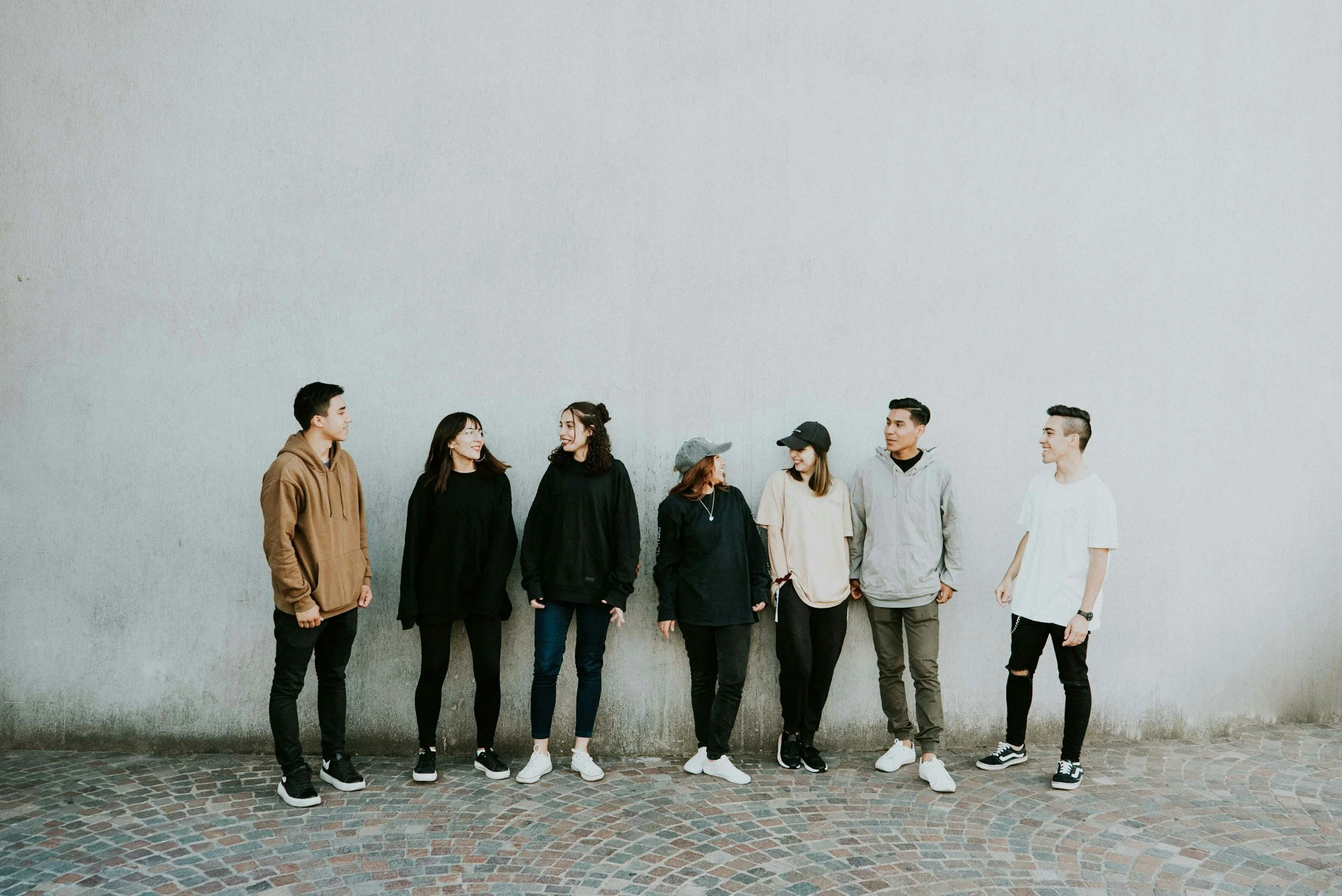 Why We Leave Group Hangouts Feeling Lonely (Sometimes)