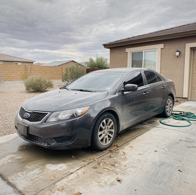 Selling Your Junk Car vs. Donating It: Which Makes More Sense?