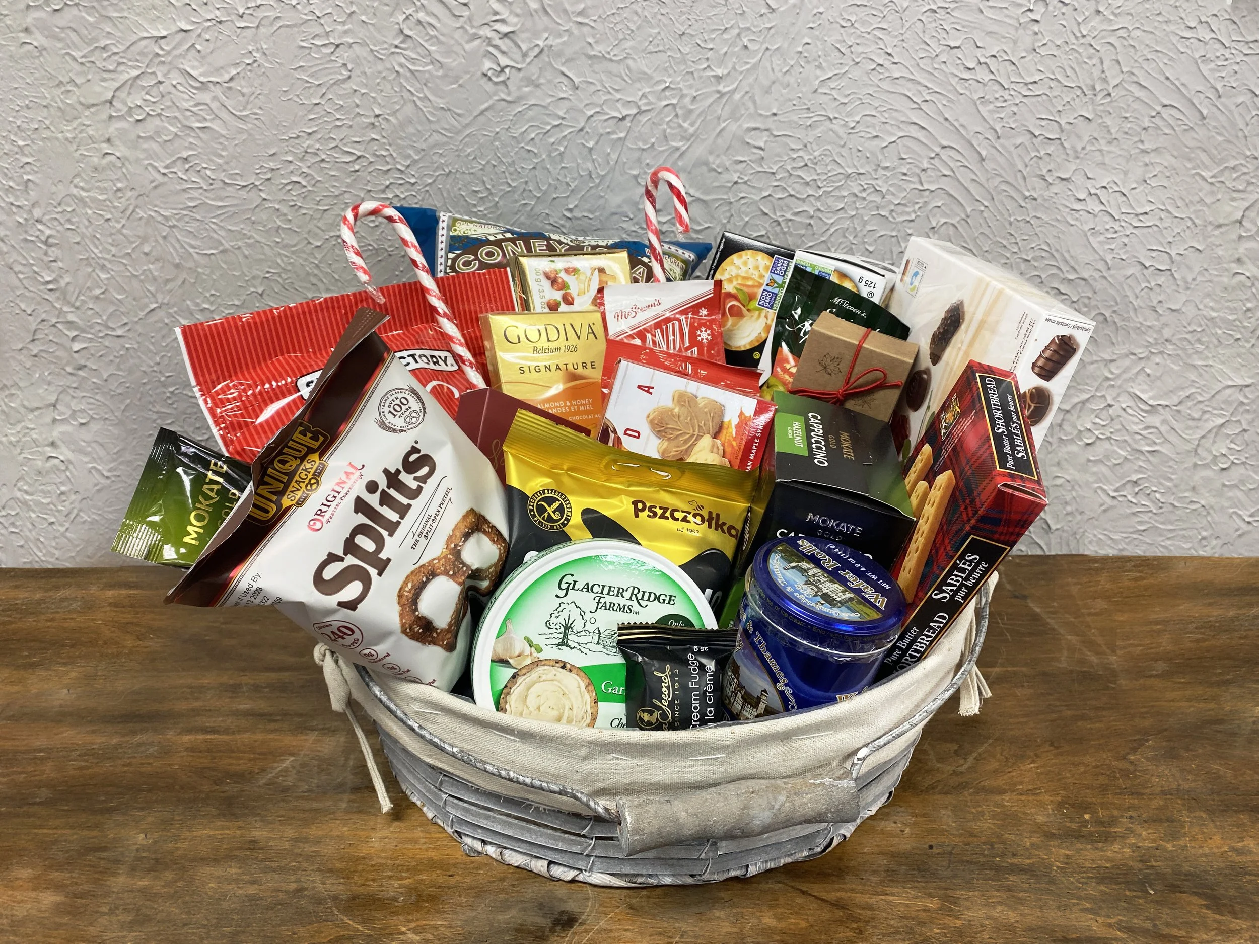 Holiday Extravaganza Gift Basket