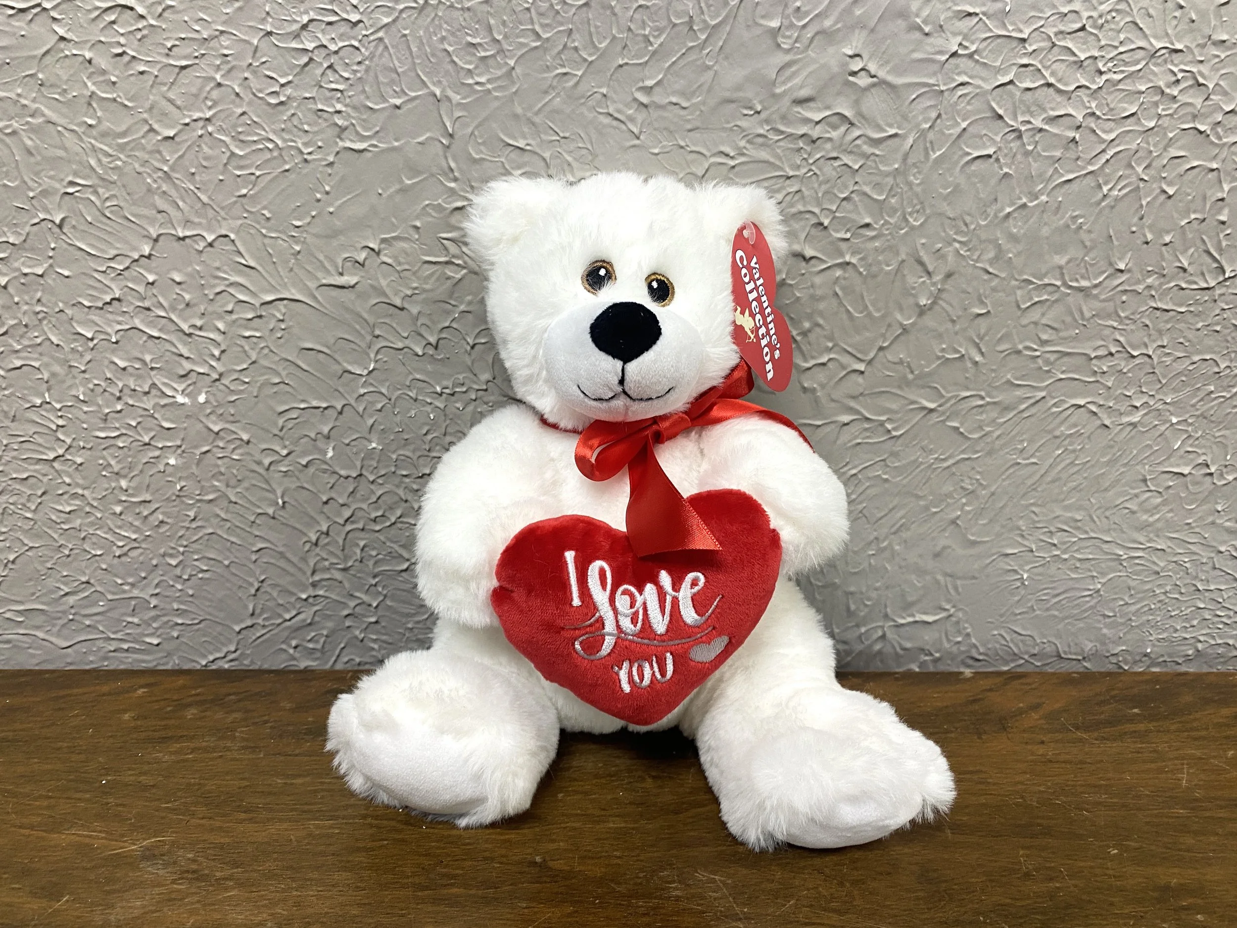 Bradley Bear, White w/velvet style heart 8''