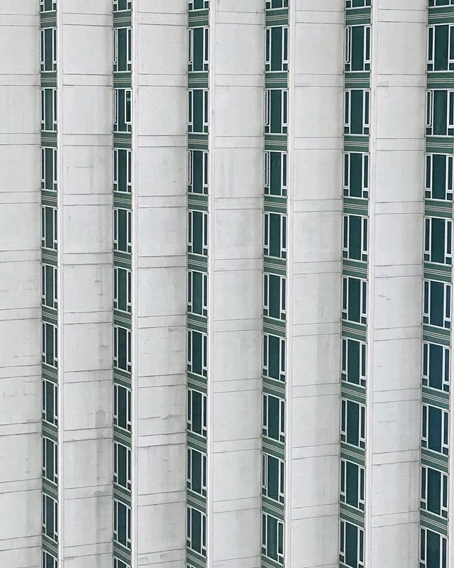 ▪️◾️🔲 Brutalism 🔲◼️▪️
.
.
.
.
.
#minimal #minimalistic #minimalism #minimalist #neon &nbsp;#minimal_people #nyc&nbsp;&nbsp;#nycc #nycity #nyc_highlights #nycphotographer #nycityworld #nyc_explorers #humansofnewyork #nycphotography #sonya7iii #nycc2