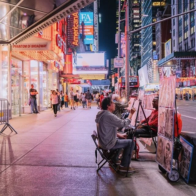 🏢 Accidental Renaissance 🏬
Times Square
.
.
.
.
.
#minimal #minimalistic #minimalism #minimalist #neon &nbsp;#minimal_people #nyc&nbsp;&nbsp;#nycc #nycity #nyc_highlights #nycphotographer #nycityworld #nyc_explorers #humansofnewyork #nycphotography