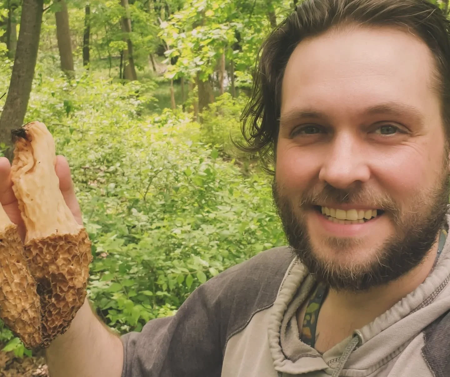 #morchella 
#landfish 
#footlong 

Sign up for a guided hunt at Michiganmushroomhunters.com/hunt 

Happy hunting!