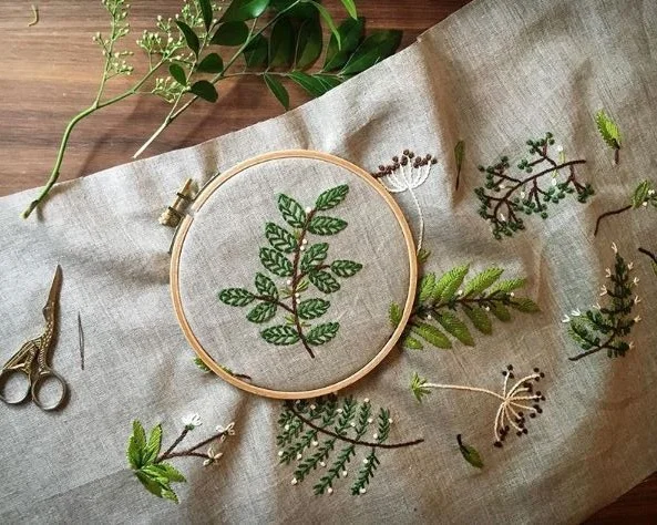 This design element sitting in the middle of the hoop I have found has been stitched in a variety of ways by students. Some people find using all 6 strands a bit much and they drop down to 3 threads. In the photo I have used 6 strands but I like the chunky effect. Feel free to use less if you like of course!