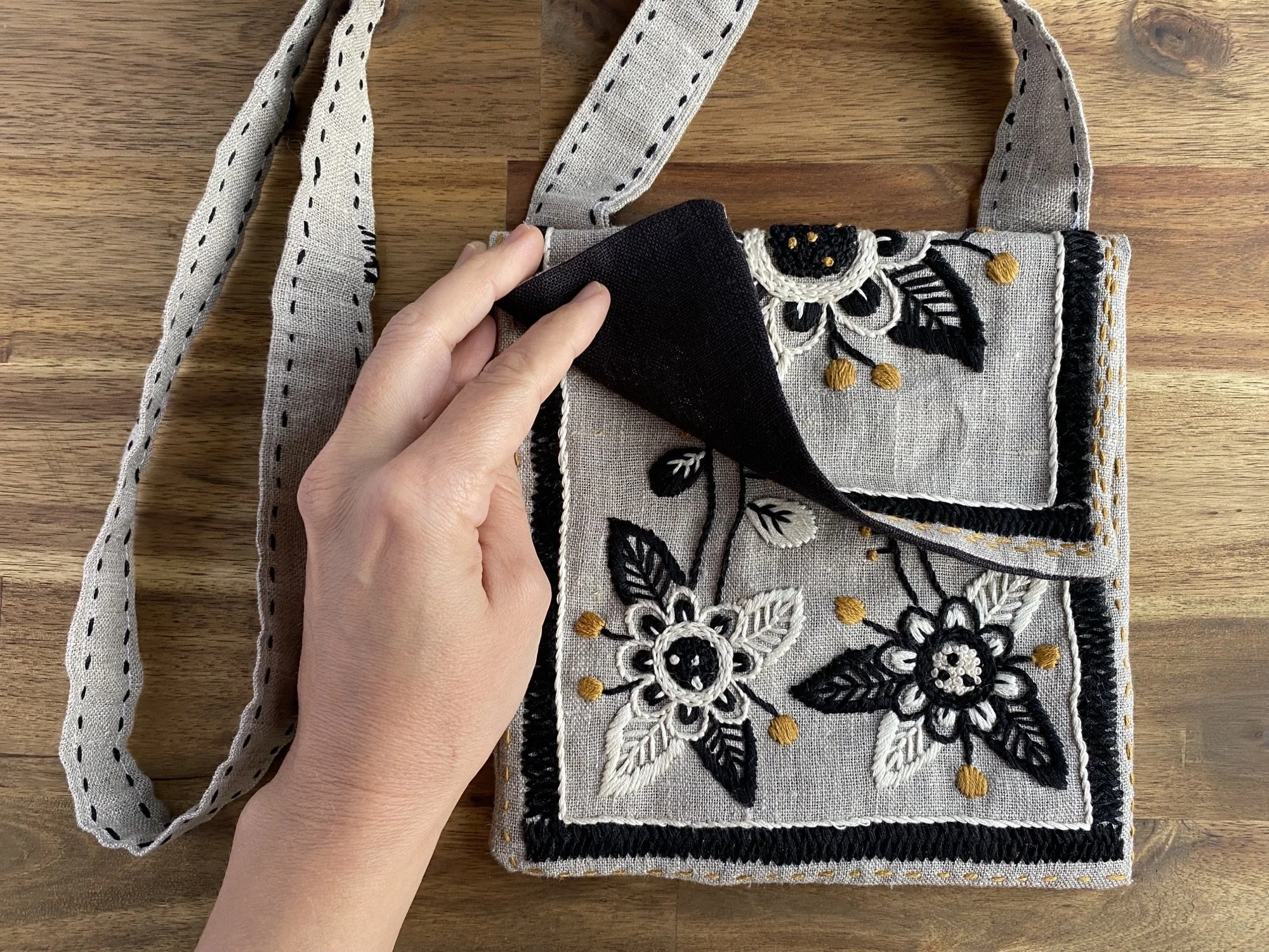 Kasia bag in bw 8.jpeg