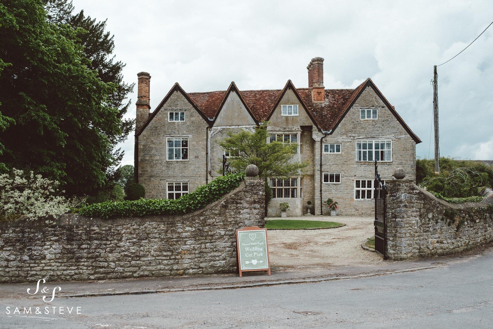  Manor Farm Barn Wedding Photographs of Paulette and Jason's wedding, by Sam and Steve Photography 