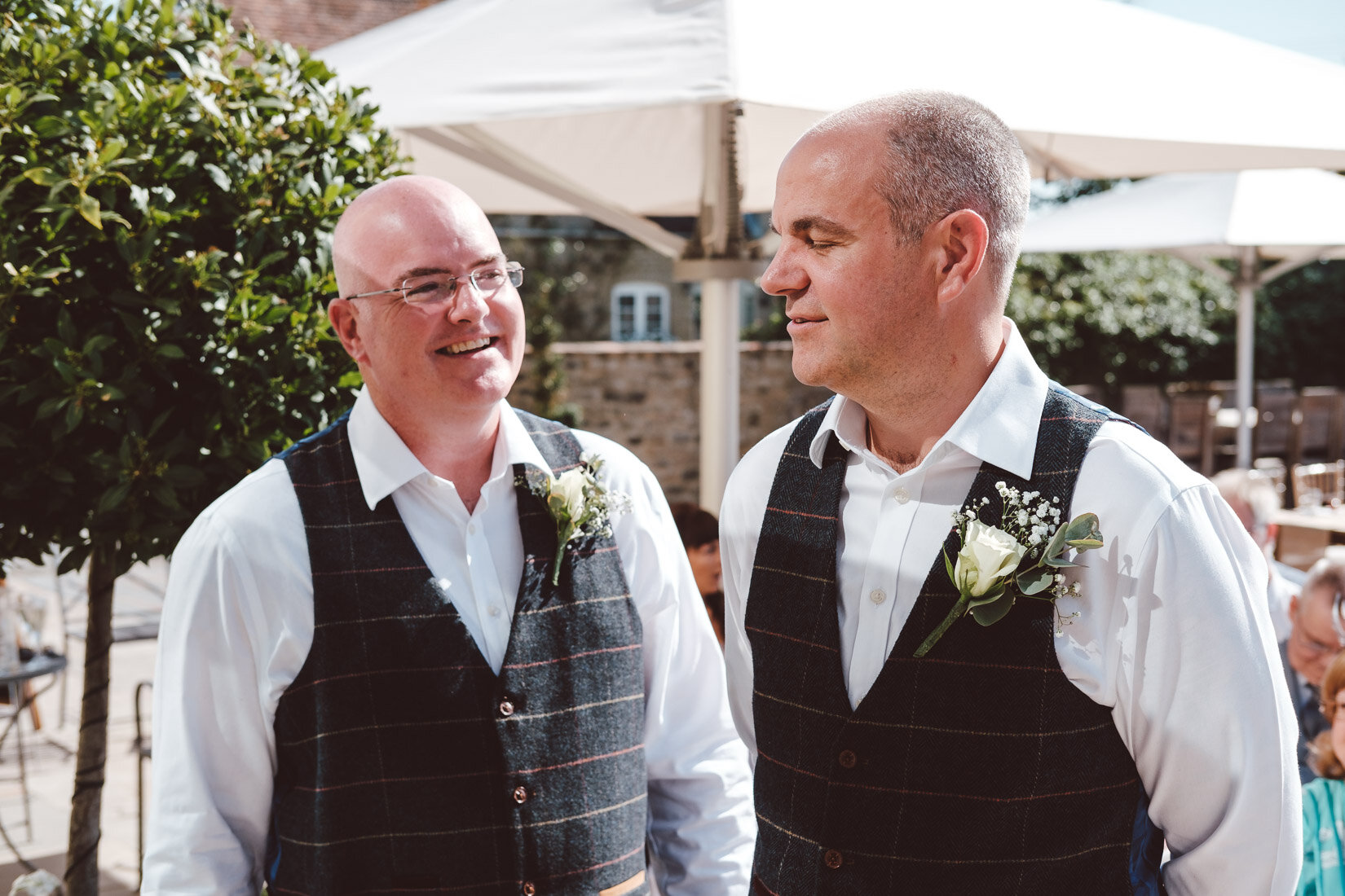  The Stratton Court Barn Wedding of Emma and Simon, photographed by Sam and Steve Photography 