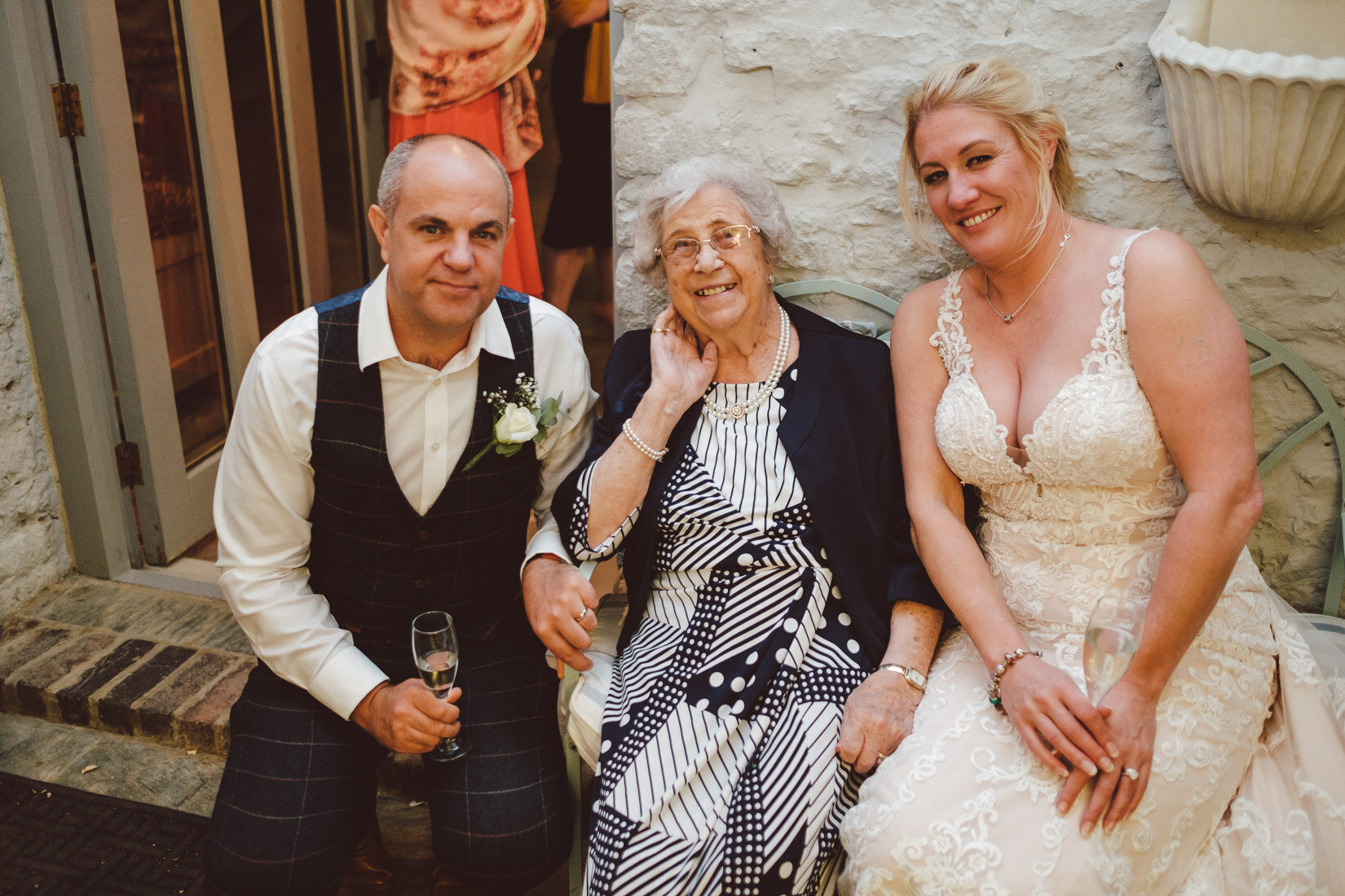  The Stratton Court Barn Wedding of Emma and Simon, photographed by Sam and Steve Photography 