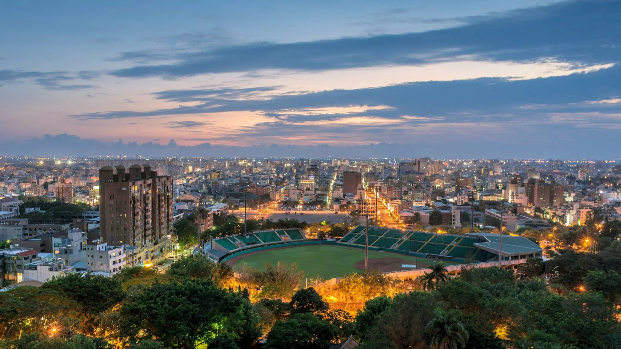 射日塔夜景 Chiayi Park Sun-Shooting Tower