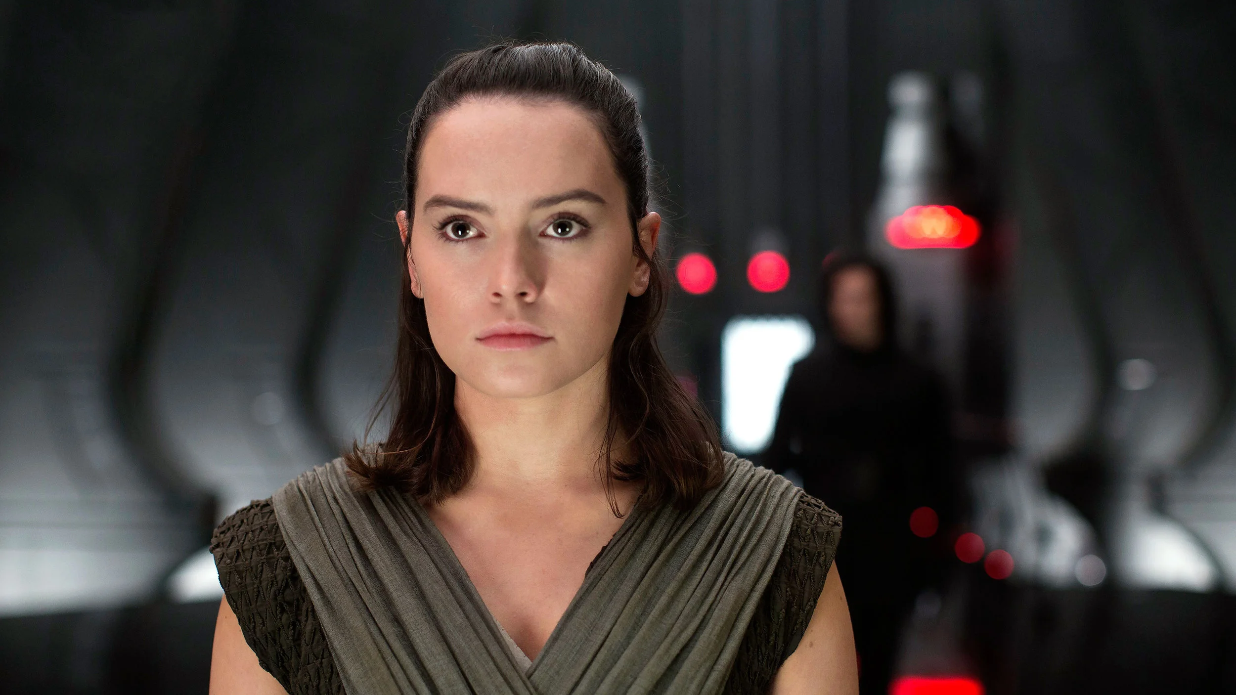 rey-in-star-wars-the-last-jedi-2017-u0-2560x1440.jpg