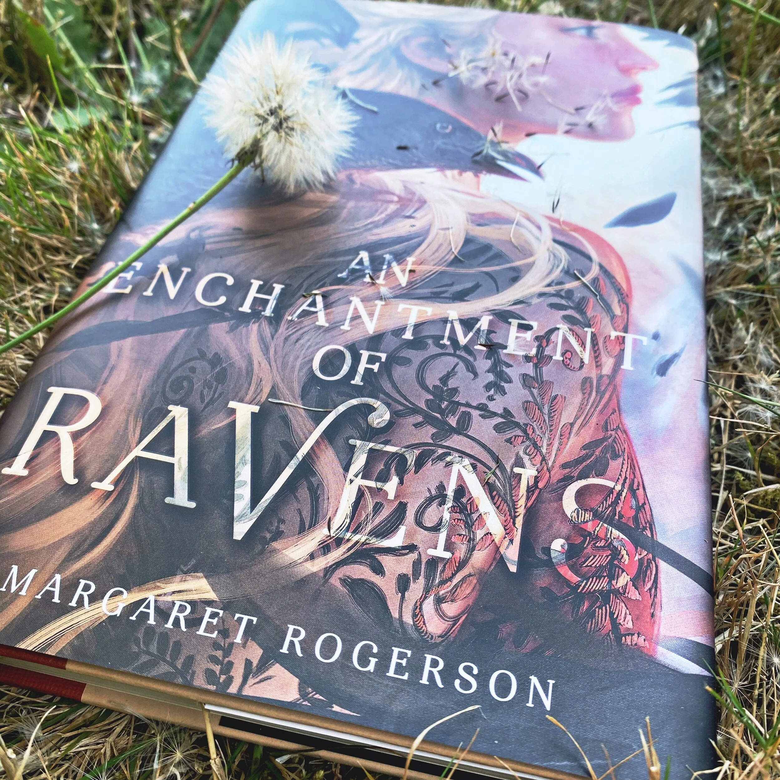 Book Review | An Enchantment of Ravens | Margaret Rogerson 