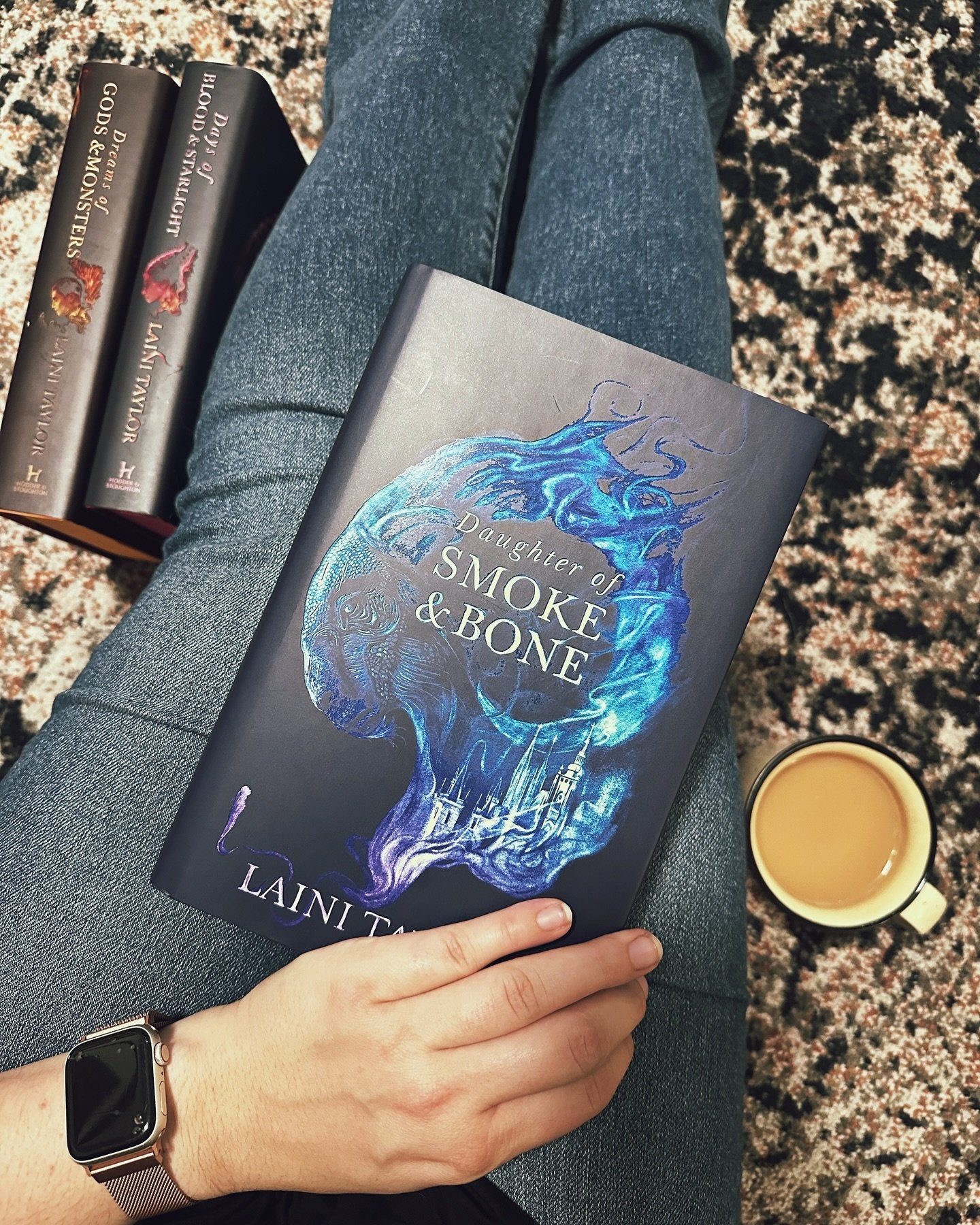 The cold is setting in&hellip; can I interest you in some #fantasybooks? Like I said in an earlier post, this time of year makes me want to escape. Make my blood boil with adventure. Be whisked away to play with dragons. Thank god #onyxstorm comes ou