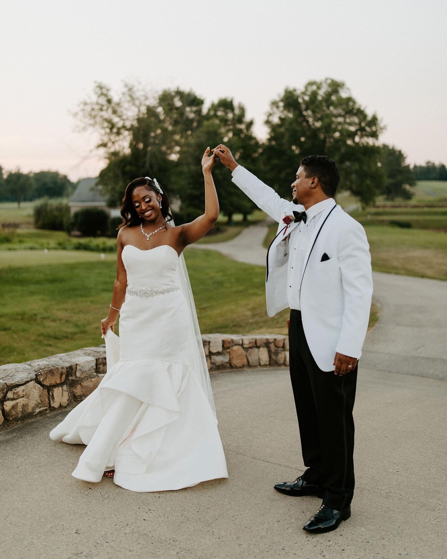 idk what was hotter! this 90&deg;+ day in july, or the love between these two🔥

such a beautiful day celebrating brandis &amp; maurice🤎

venue | @whitemanorcc 
coordinator | @loveandlaughterweddings 
hair | @_myanichelle_ 
makeup | @sharethebeatbea