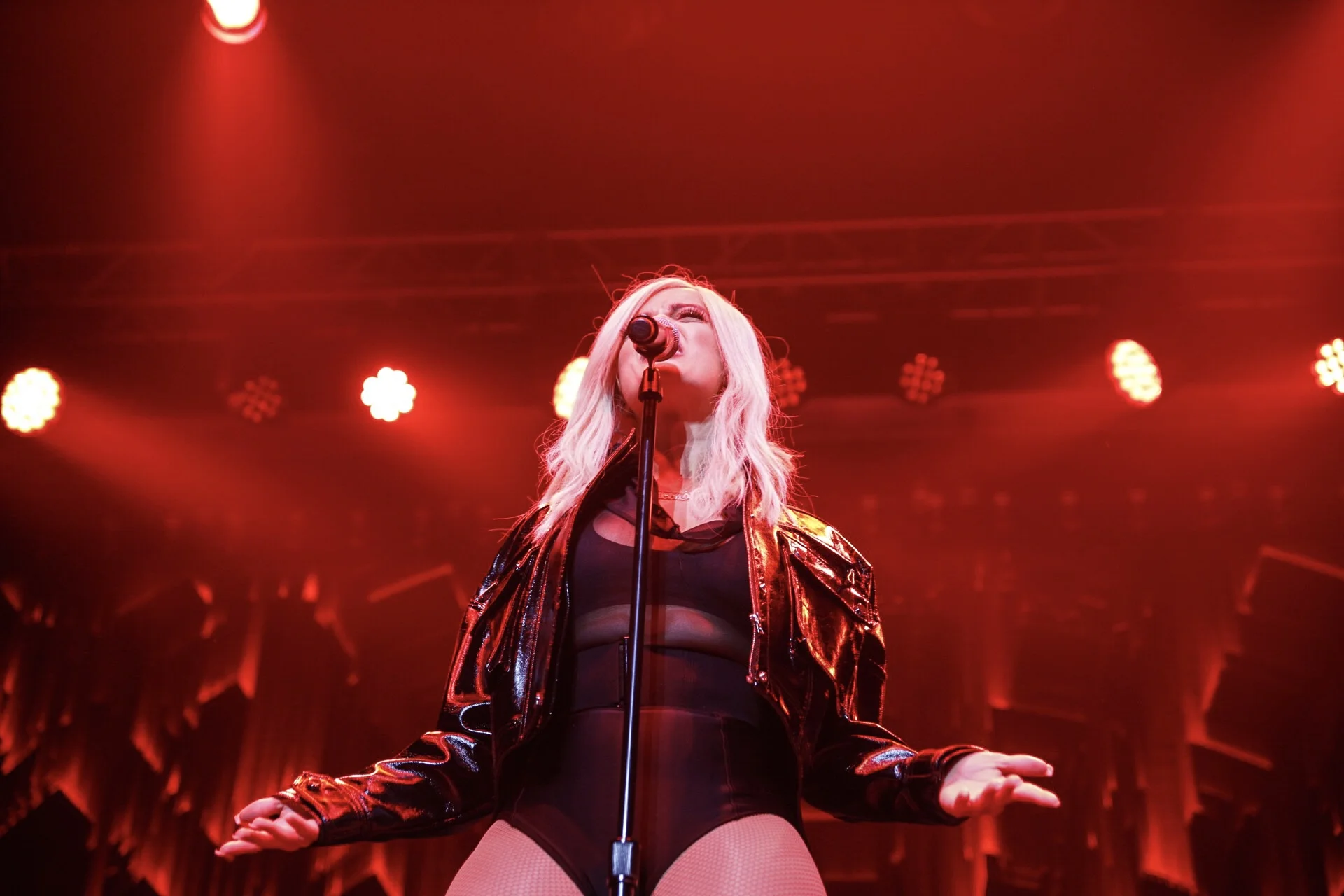 bebe rexha 8.jpg