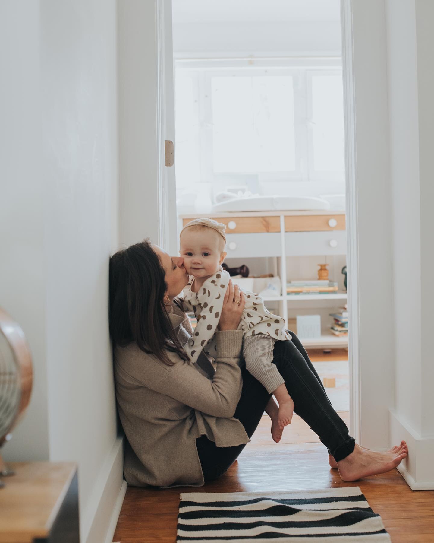 Perfect way to spend a Saturday morning taking 1 year old photos. Isn&rsquo;t Mari just adorable?! #babyphotography