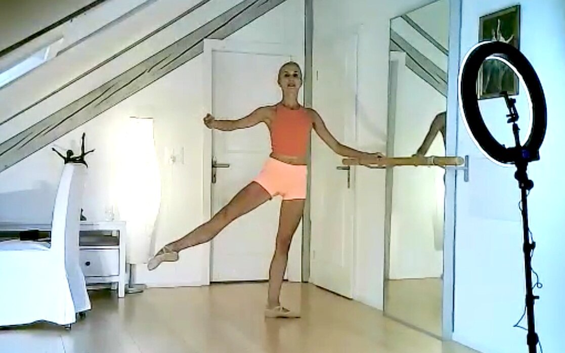 ballet-barre-livestream-workout