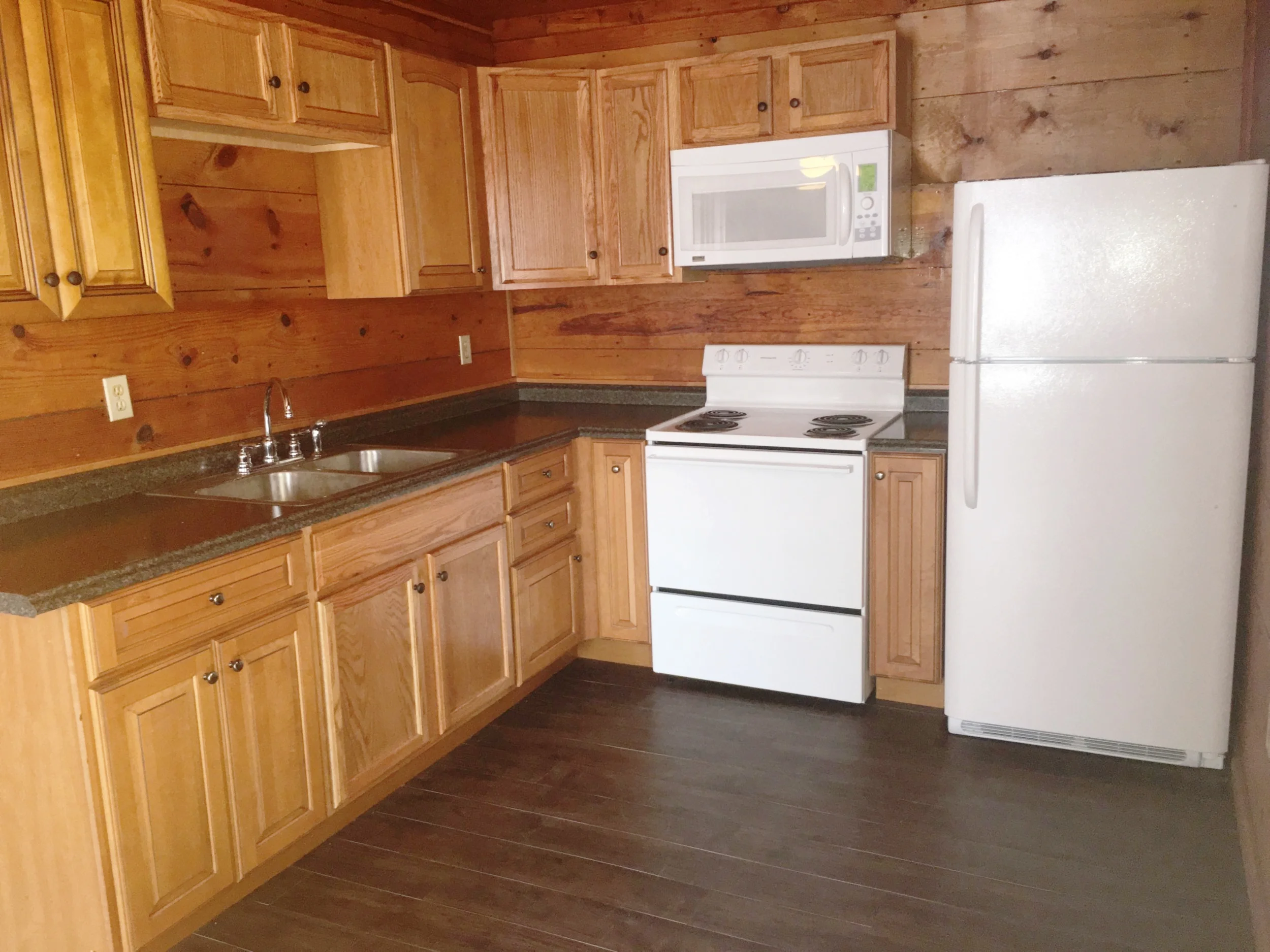 kitchen 252.JPG